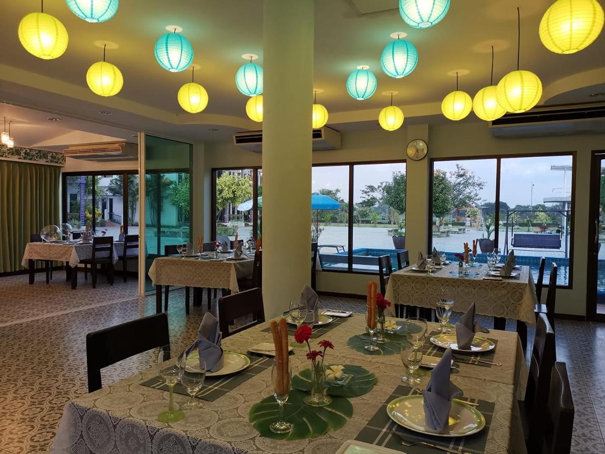 Menam Resort Nakhon Pathom Buitenkant foto