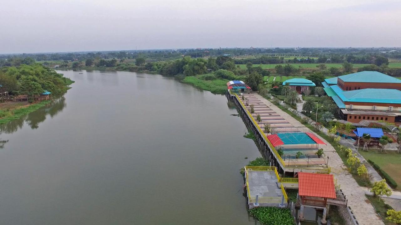 Menam Resort Nakhon Pathom Buitenkant foto