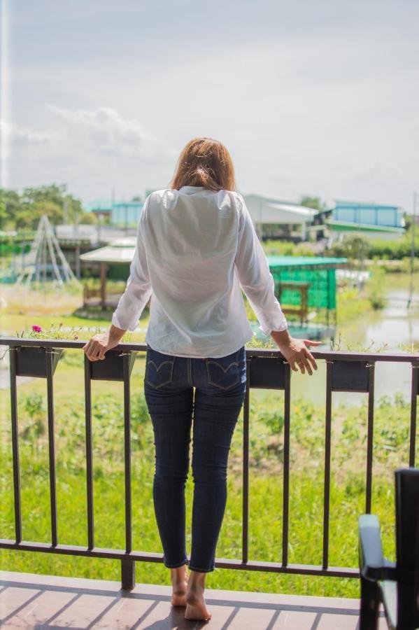 Menam Resort Nakhon Pathom Buitenkant foto