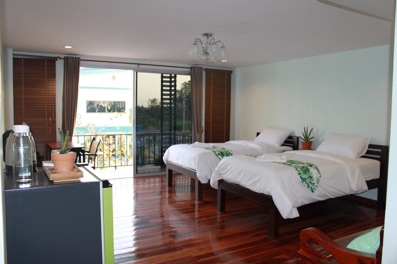 Menam Resort Nakhon Pathom Buitenkant foto