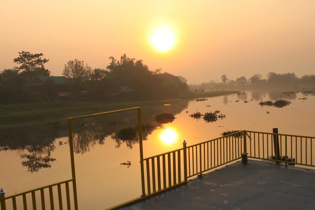 Menam Resort Nakhon Pathom Buitenkant foto