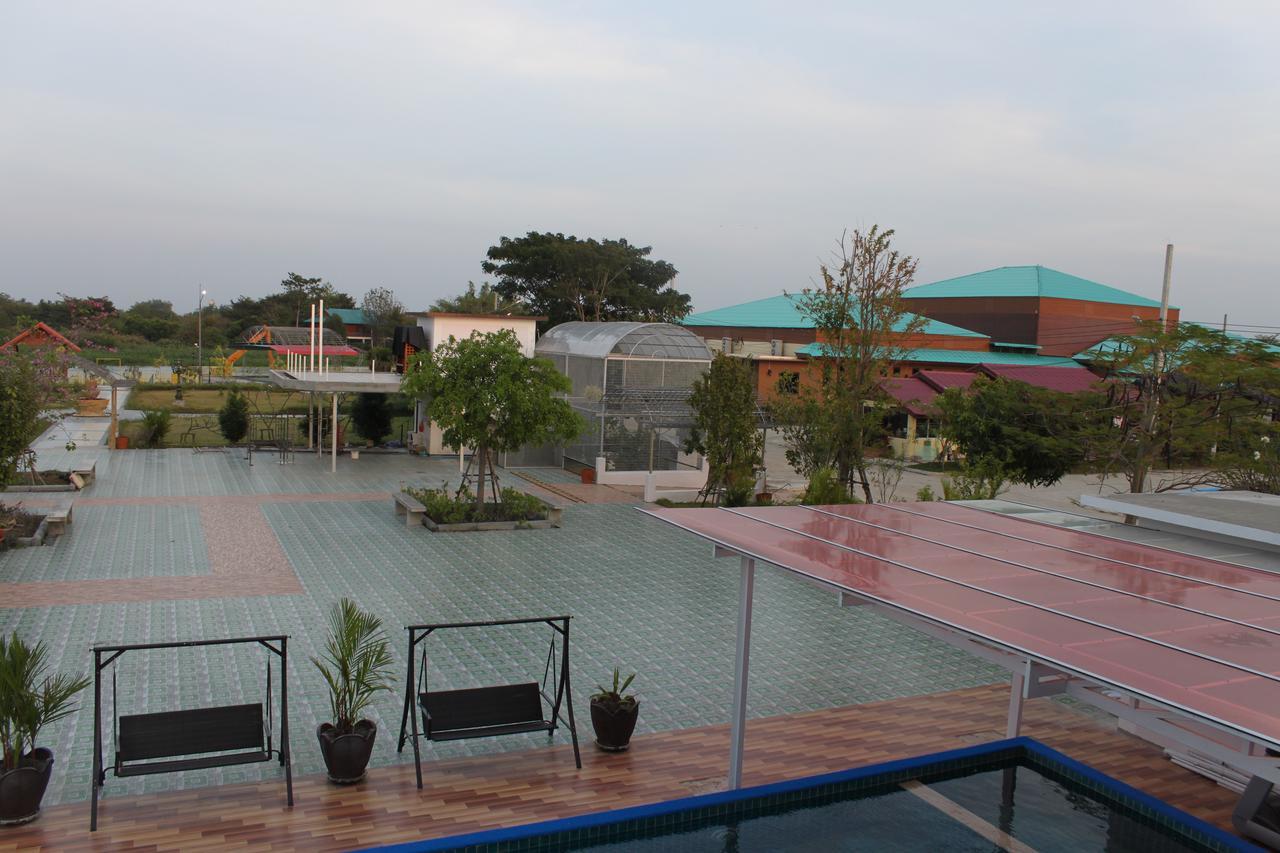 Menam Resort Nakhon Pathom Buitenkant foto