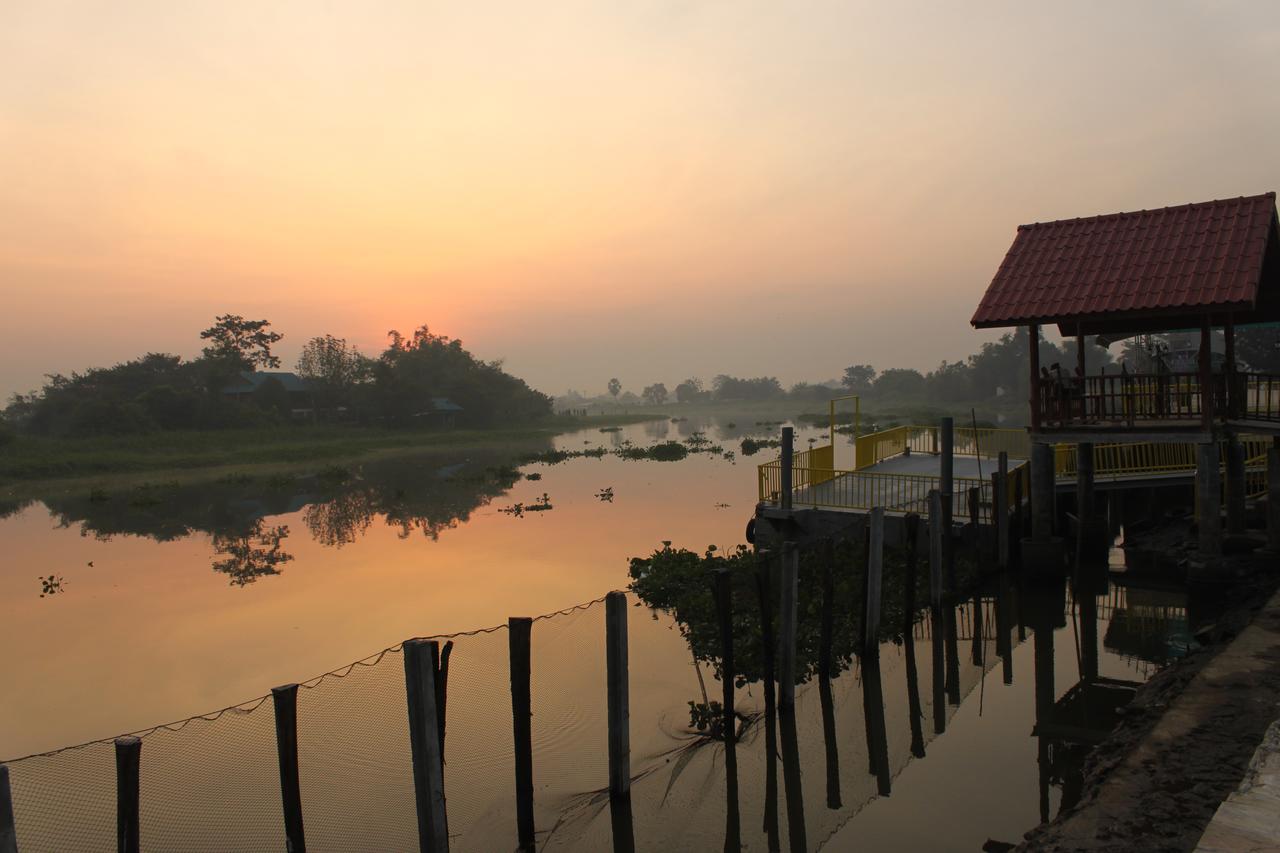 Menam Resort Nakhon Pathom Buitenkant foto