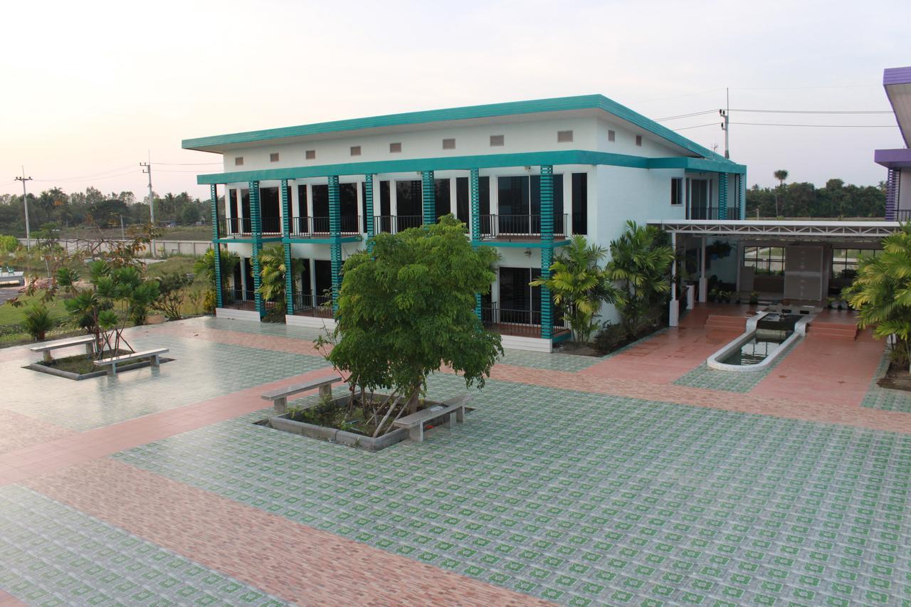 Menam Resort Nakhon Pathom Buitenkant foto