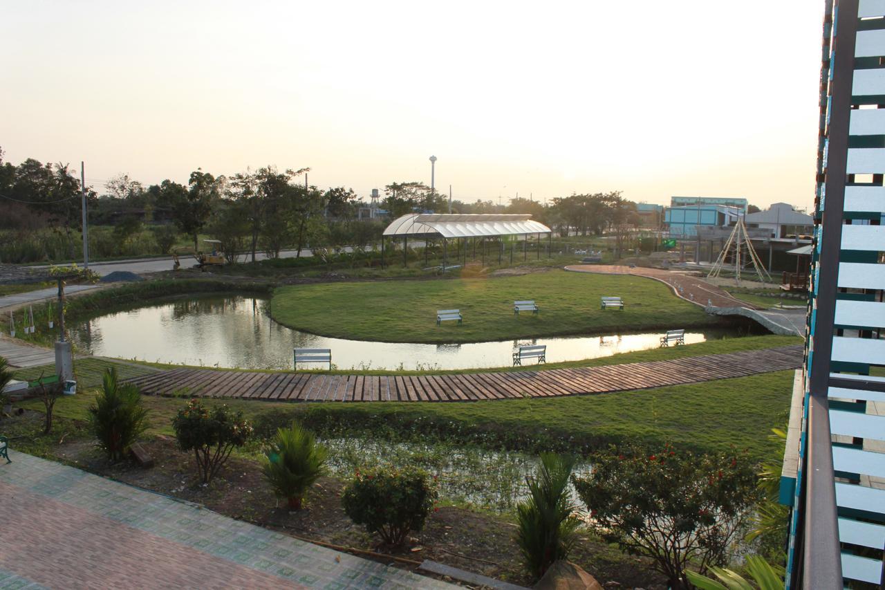 Menam Resort Nakhon Pathom Buitenkant foto